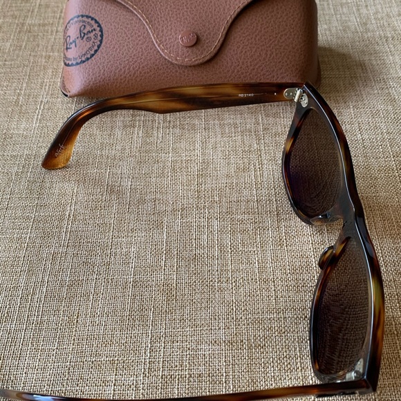 Ray-Ban Wayfarer Classic - Picture 3 of 4